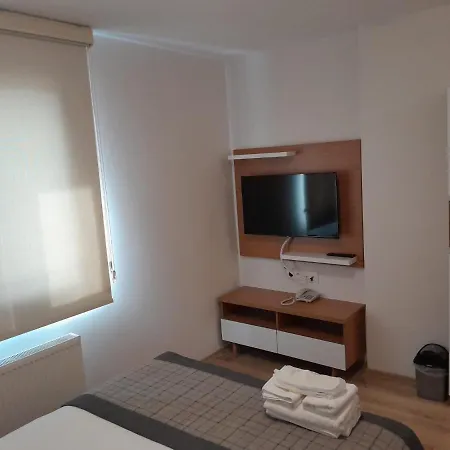 Del Puerto מלון Aliaga